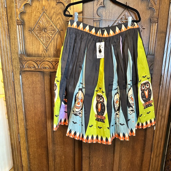 NWT Retro Vintage Halloween Skirt Oblong Box Shop, Size XL - Picture 1 of 7